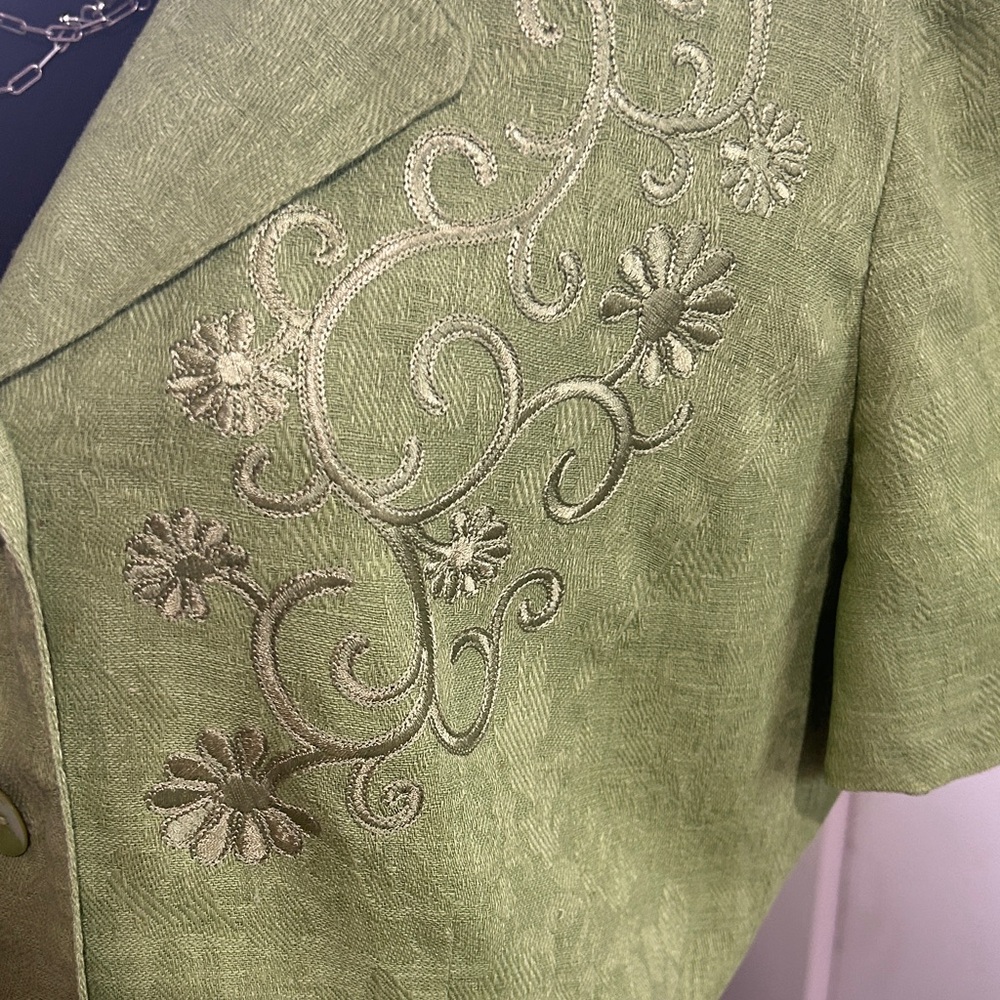 Chic Olive Women's Trouser Set - Picture 3 of 6
